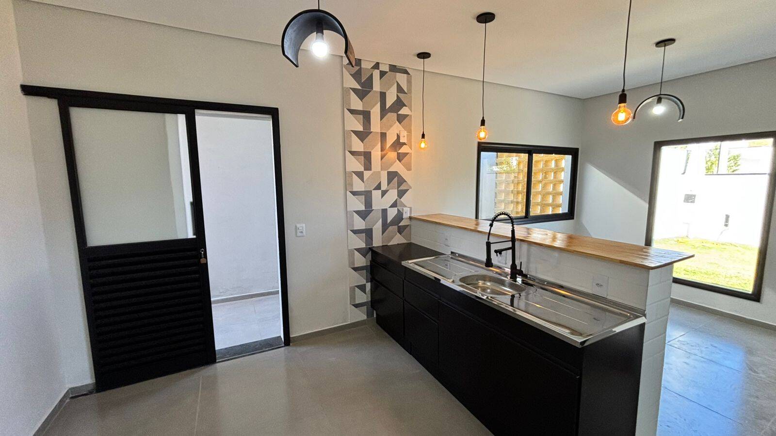 Casa à venda com 3 quartos, 250m² - Foto 9