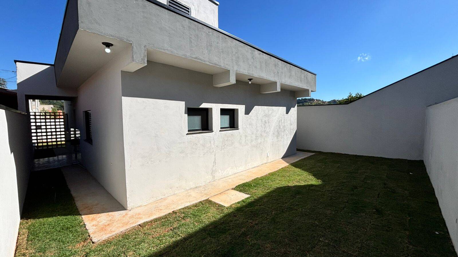 Casa à venda com 3 quartos, 250m² - Foto 5