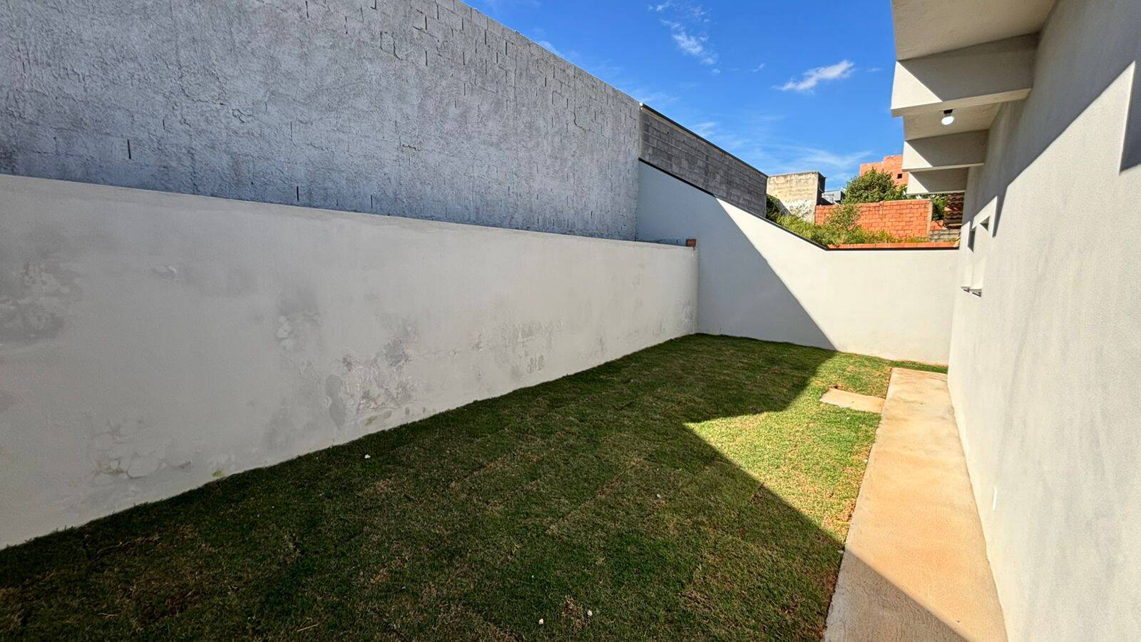 Casa à venda com 3 quartos, 250m² - Foto 3