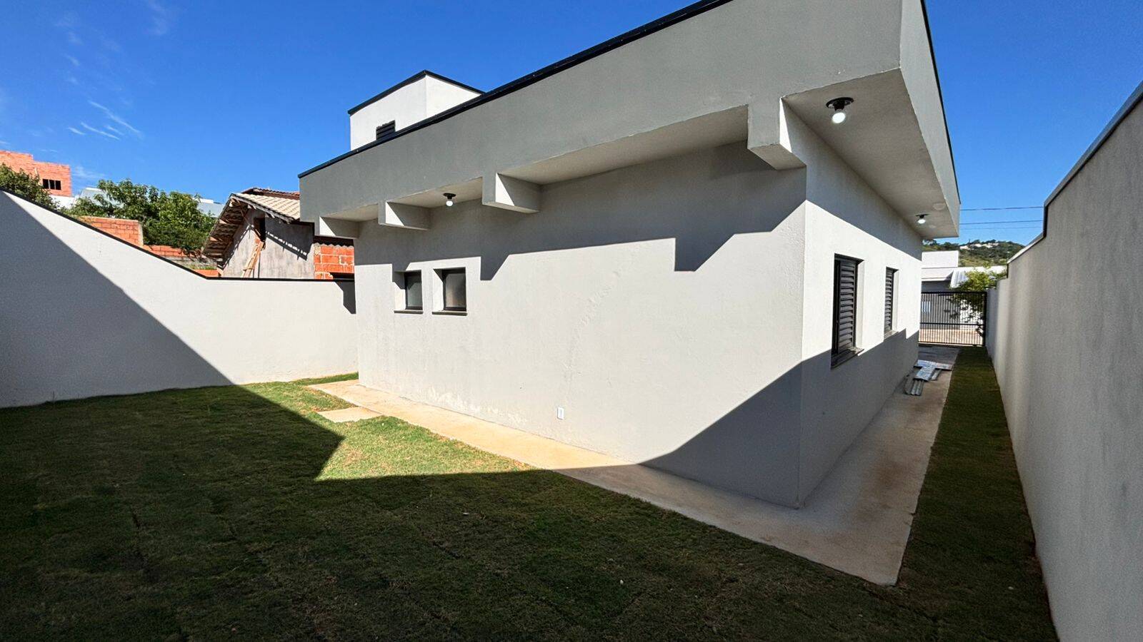 Casa à venda com 3 quartos, 250m² - Foto 4